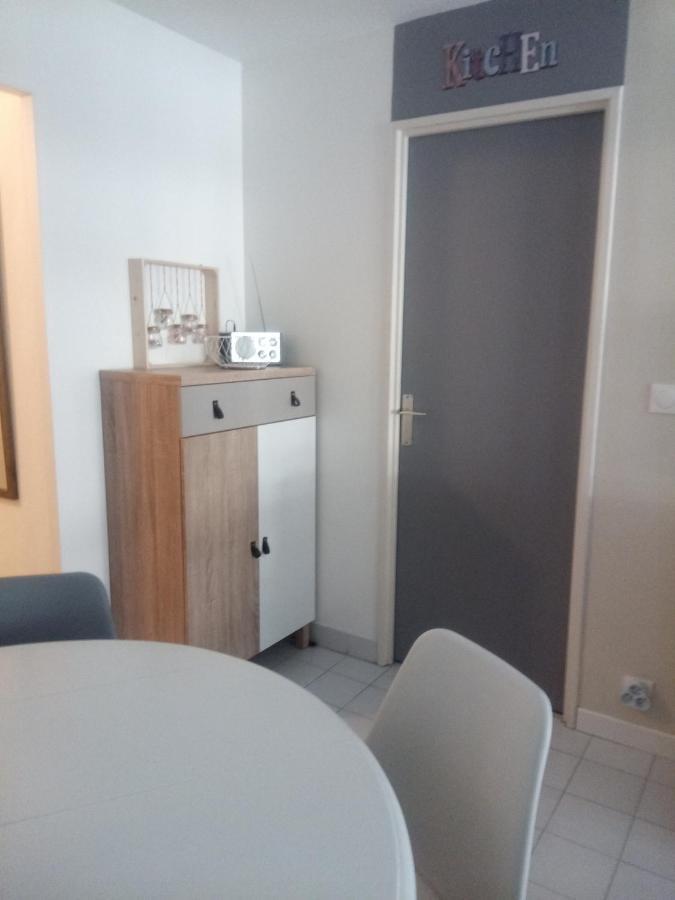 Frejus Plage, Appartement Entier , Piscine,Parking,Plage A 200M ภายนอก รูปภาพ