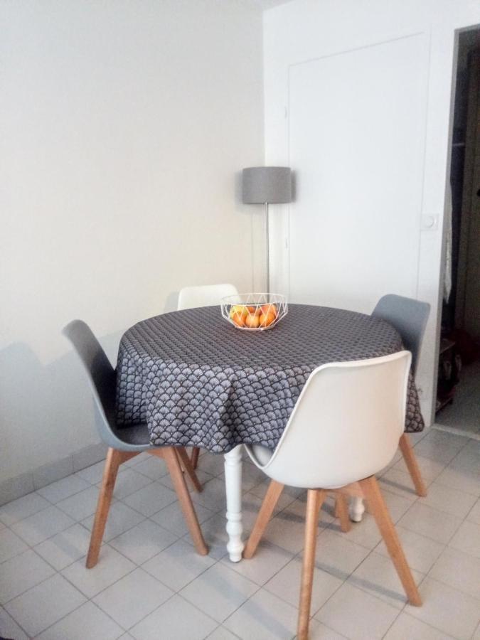 Frejus Plage, Appartement Entier , Piscine,Parking,Plage A 200M ภายนอก รูปภาพ