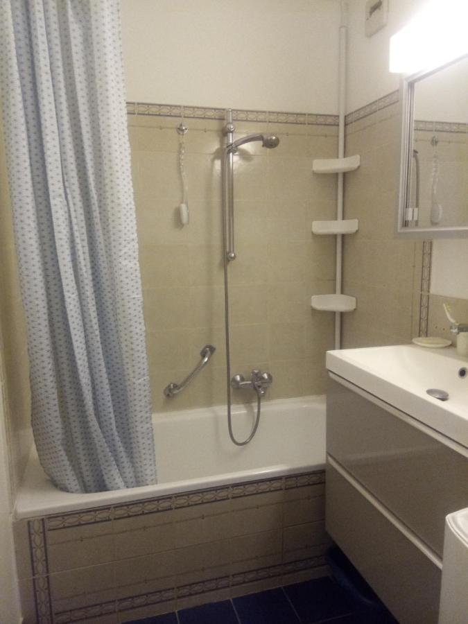 Frejus Plage, Appartement Entier , Piscine,Parking,Plage A 200M ภายนอก รูปภาพ